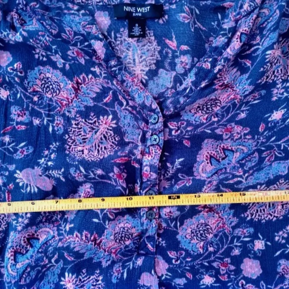 Nine West Womens Blue Floral Blouse Button Down Long Sleeve V-Neck Size small - Picture 5 of 6